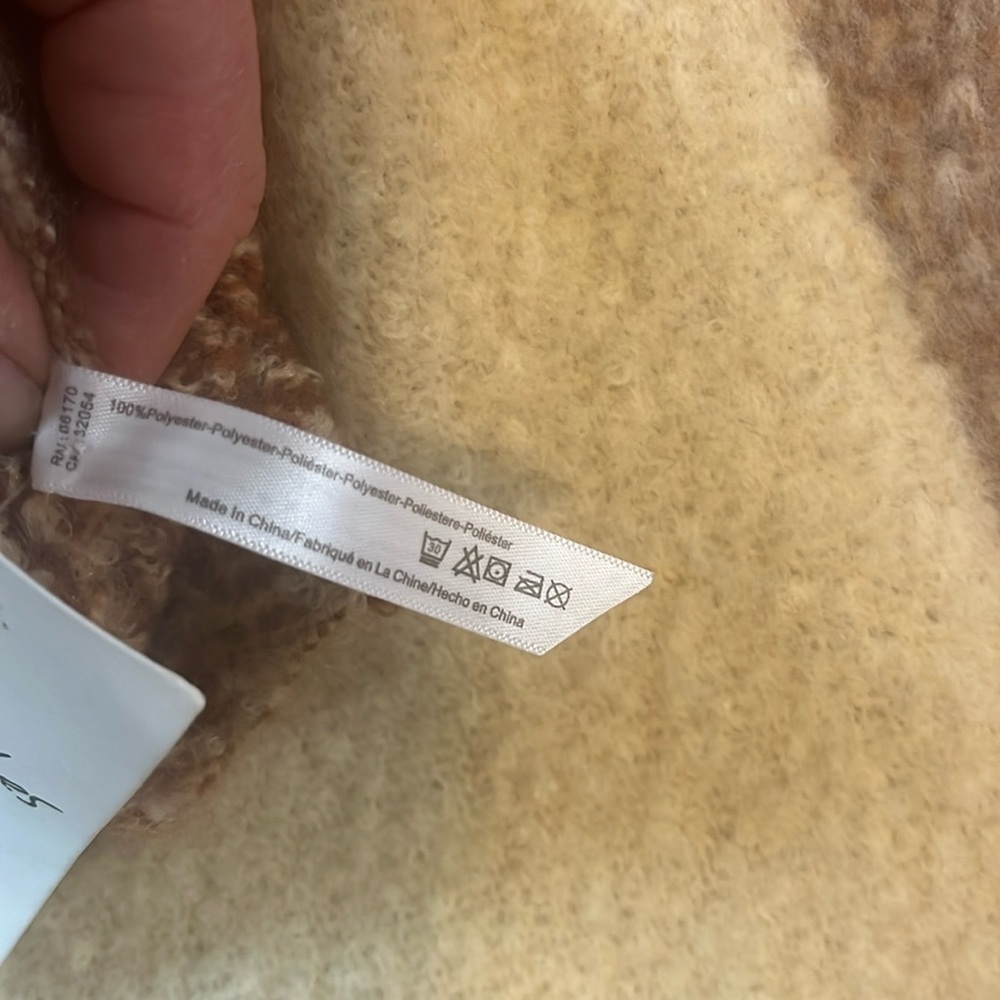 Urban Outfitters Fuzzy Blanket Scarf Wrap Brown Cream  NWT - Picture 7 of 10